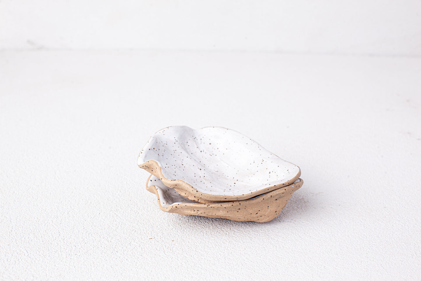 Wide Stoneware Oyster