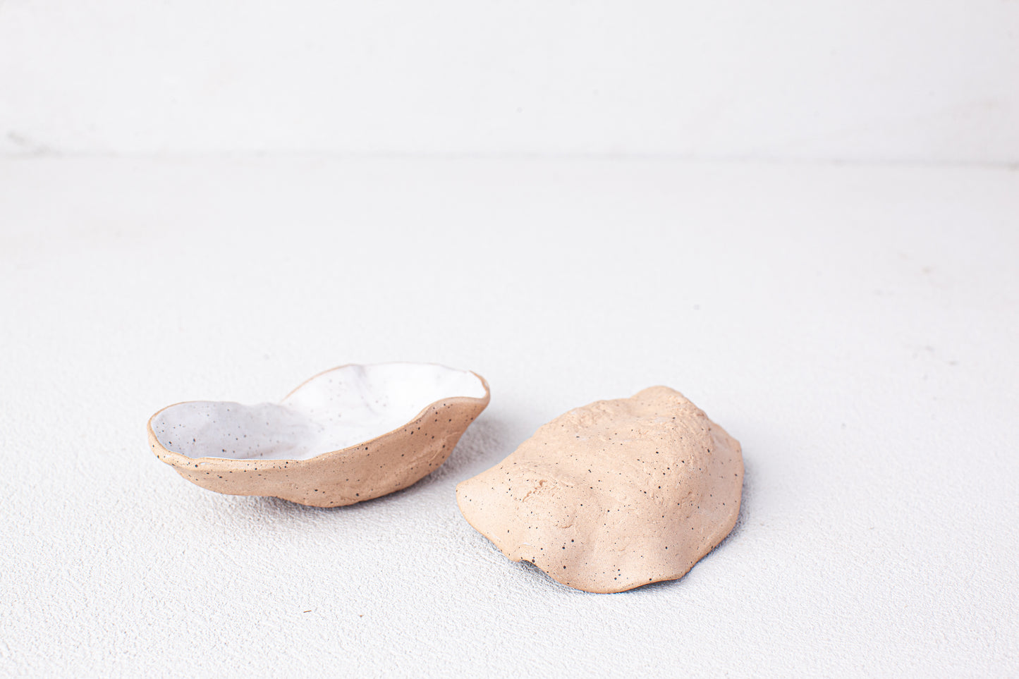 Narrow Stoneware Oyster