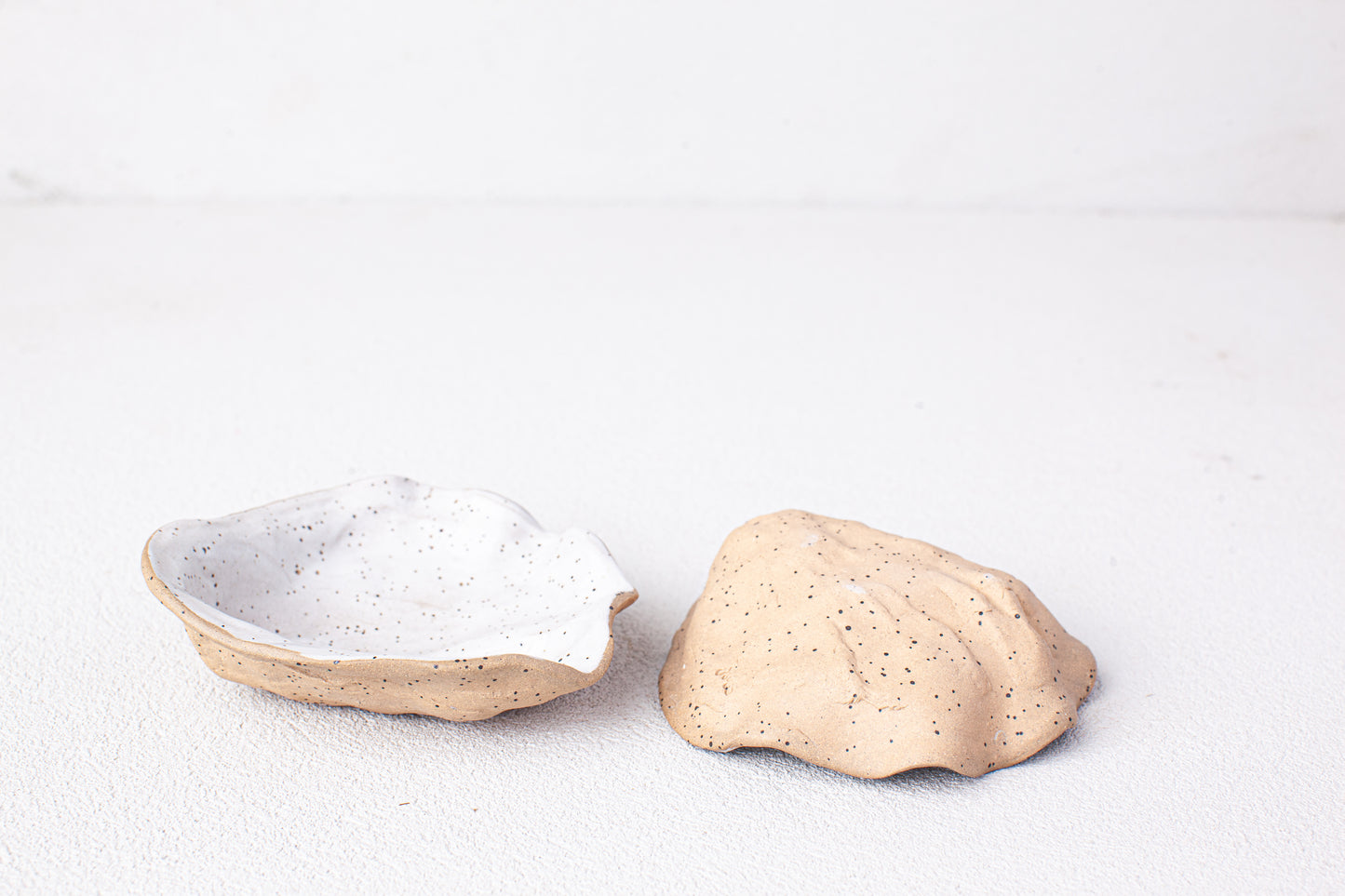 Wide Stoneware Oyster