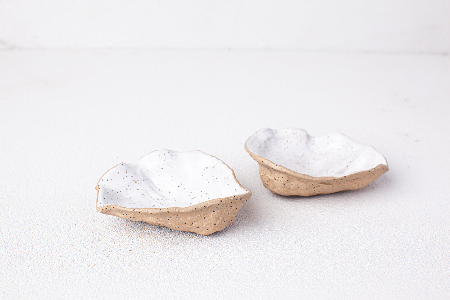 Wide Stoneware Oyster