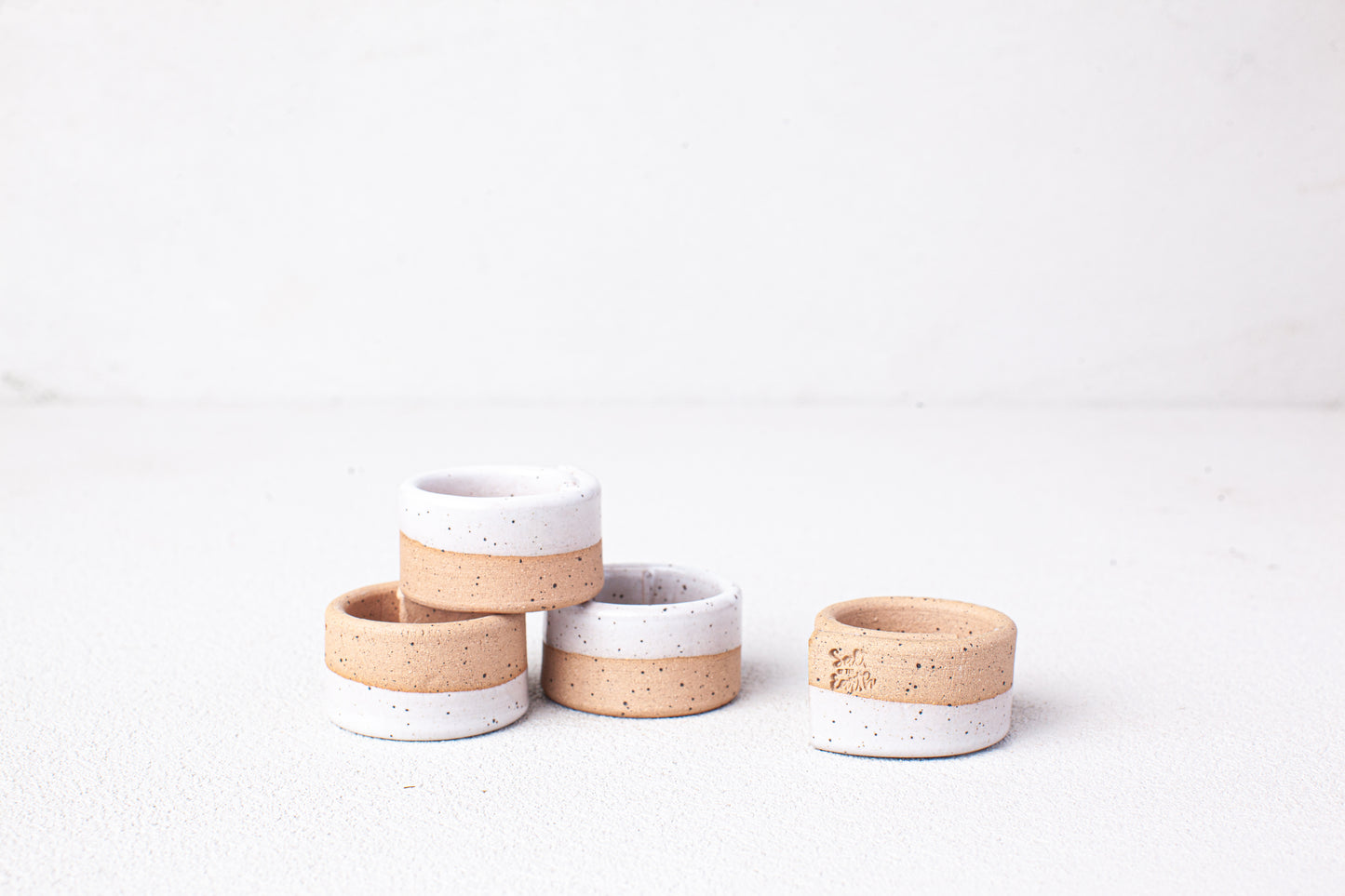 White Napkins + Napkin Rings Gift Set