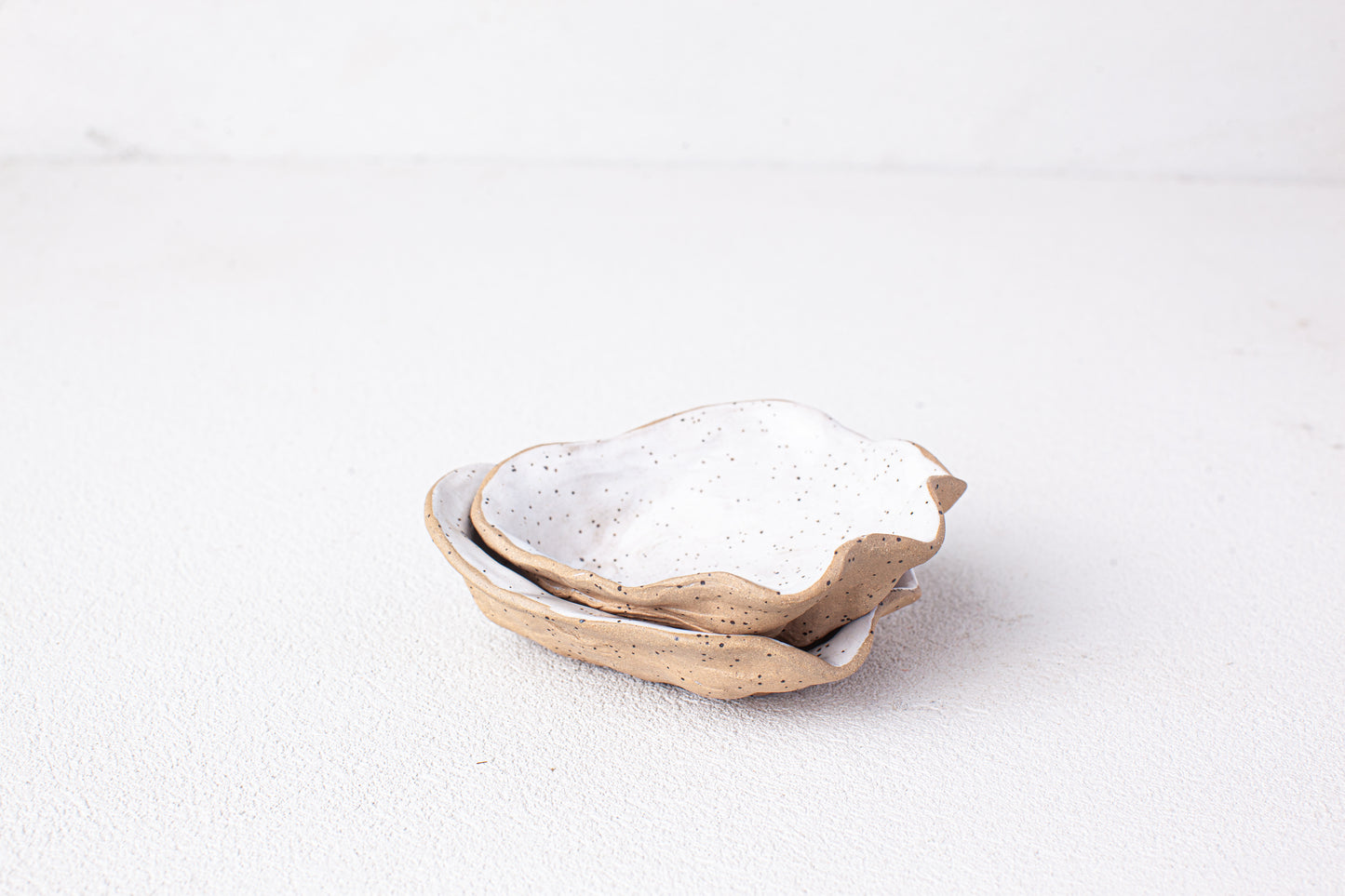 Wide Stoneware Oyster